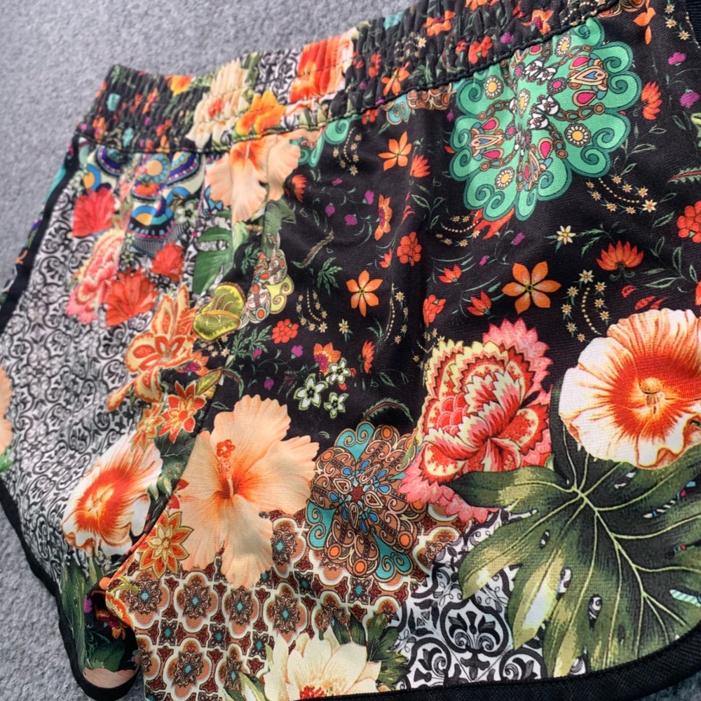 Adidas Originals Farm Rio Jardim Agharta Women's Size Small Floral Shorts - Picture 7 of 9